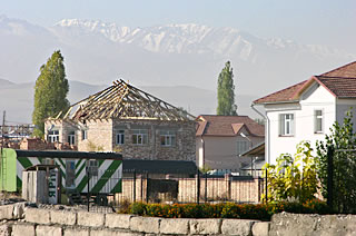 Строительство элитных особняков в южной части Бишкека.